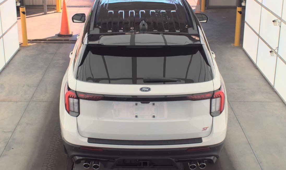 Used 2025 Ford Explorer ST image 8