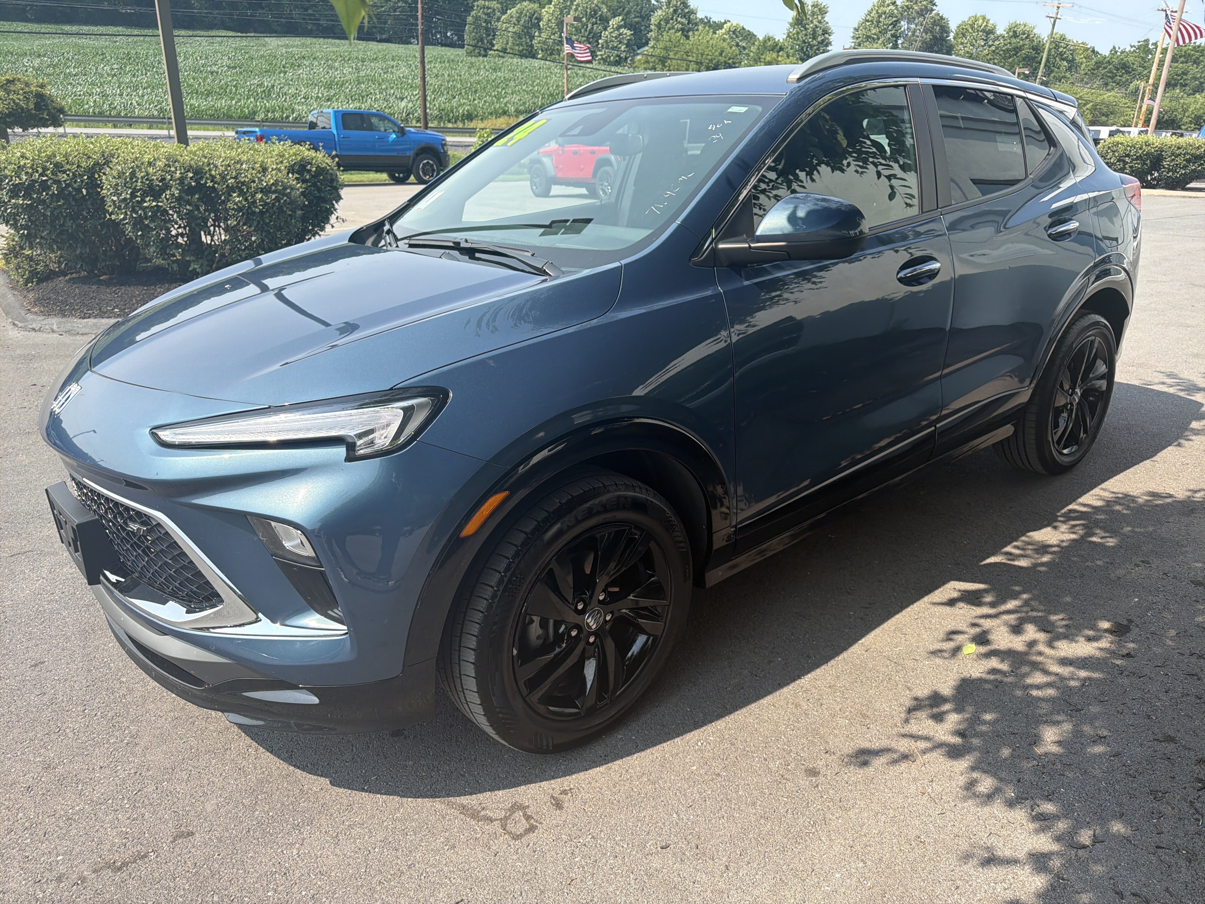 Used 2024 Buick Encore GX Sport Touring AWD/4WD image 8