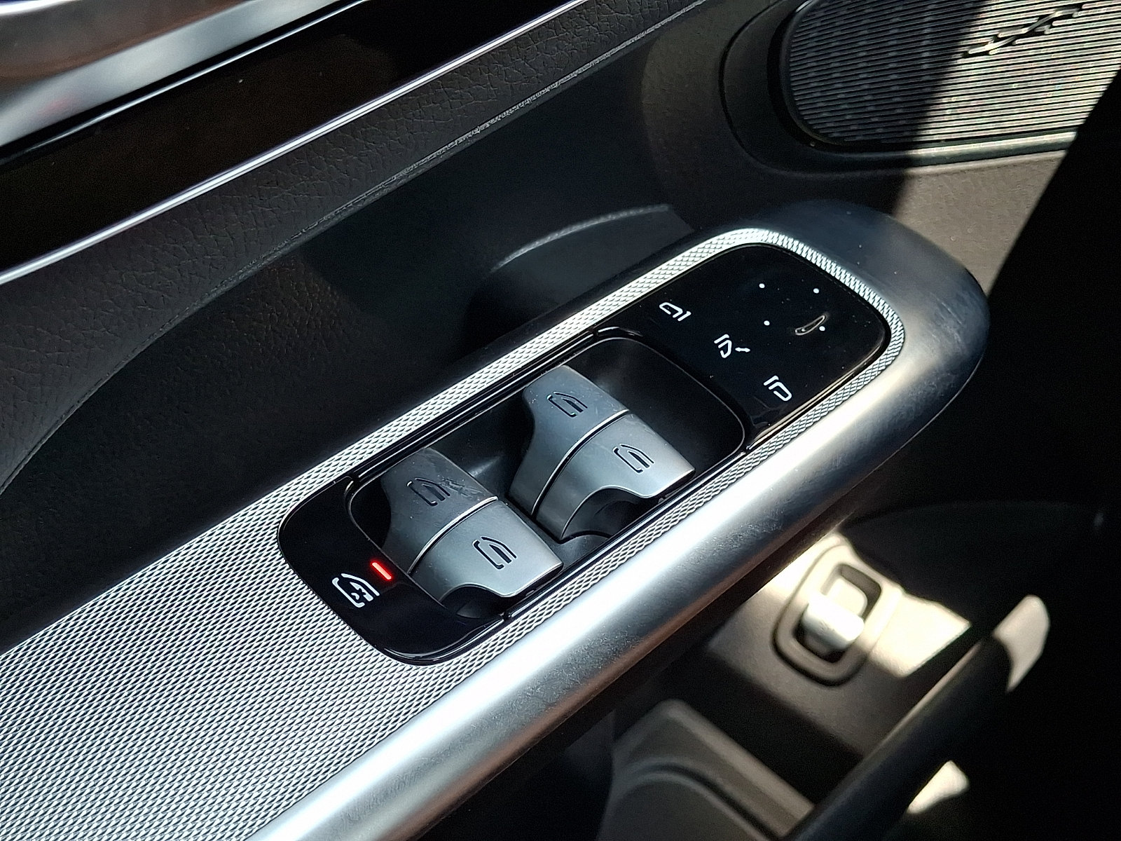 Certified 2026 Mercedes-Benz GLC 300 4MATIC image 24
