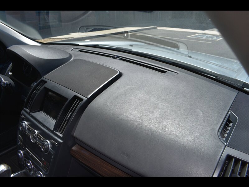 Used 2014 Land Rover LR2 AWD/4WD image 36