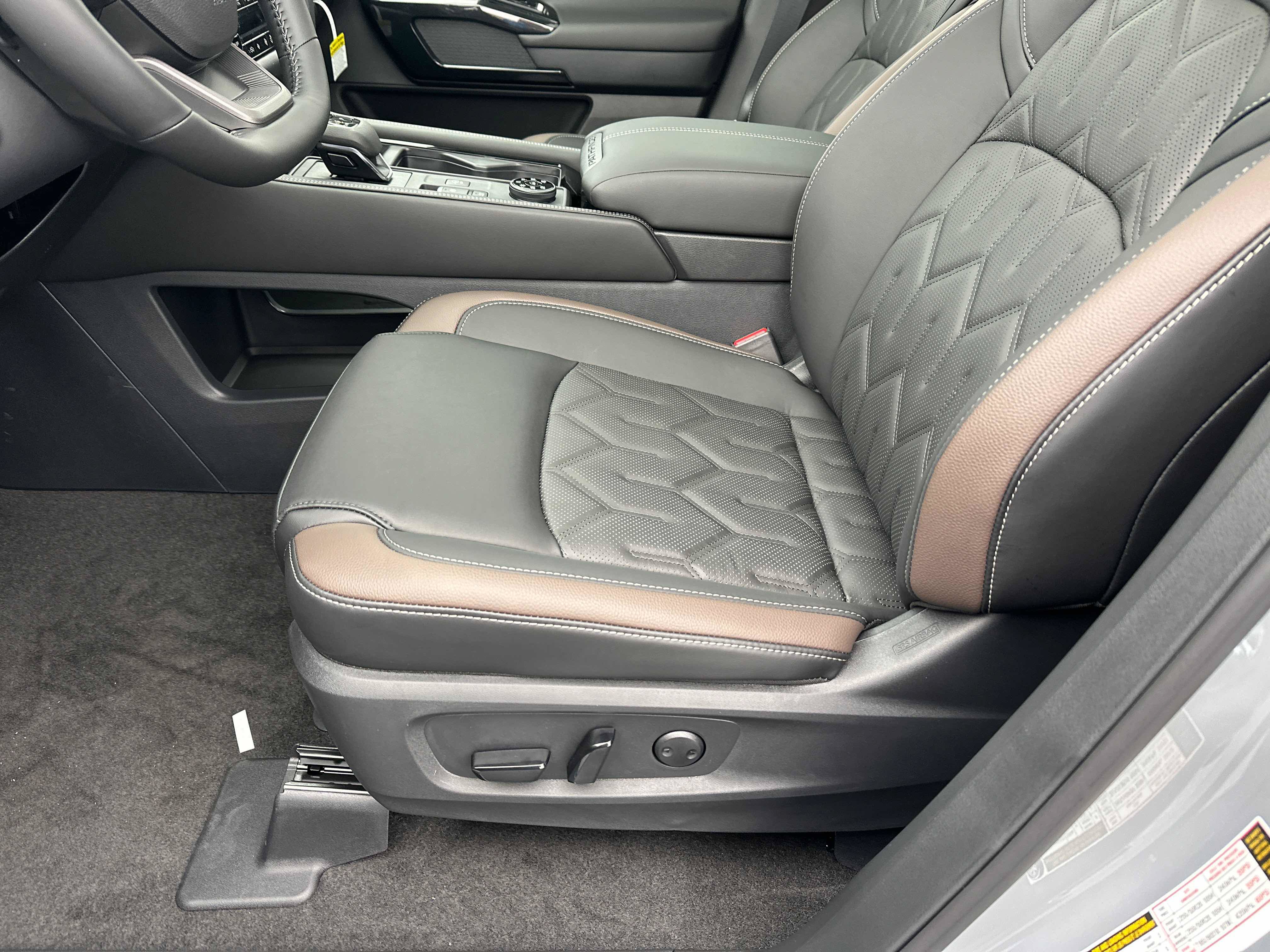 New 2026 Nissan Pathfinder Platinum AWD/4WD image 24