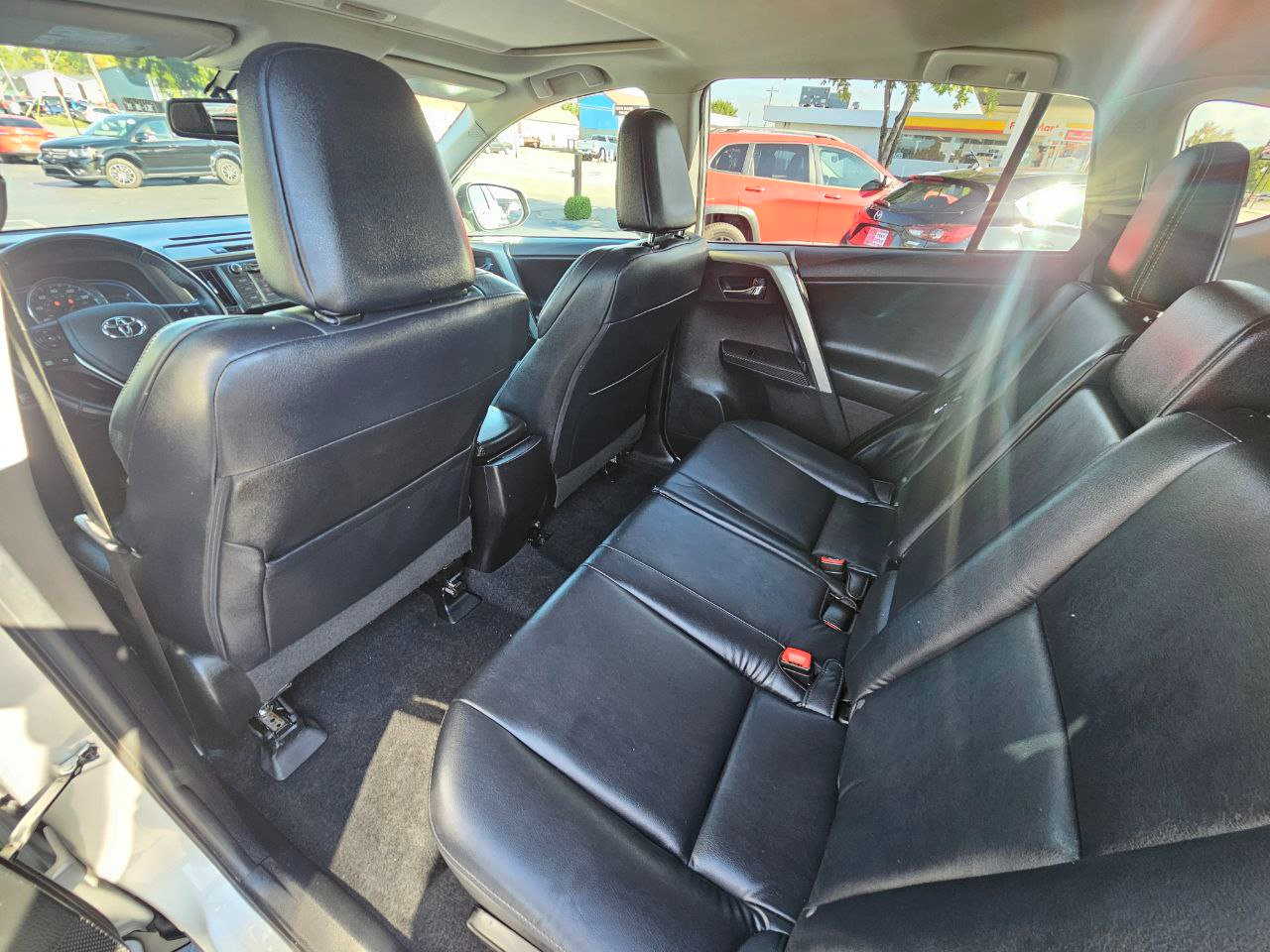 Used 2015 Toyota RAV4 Limited image 14