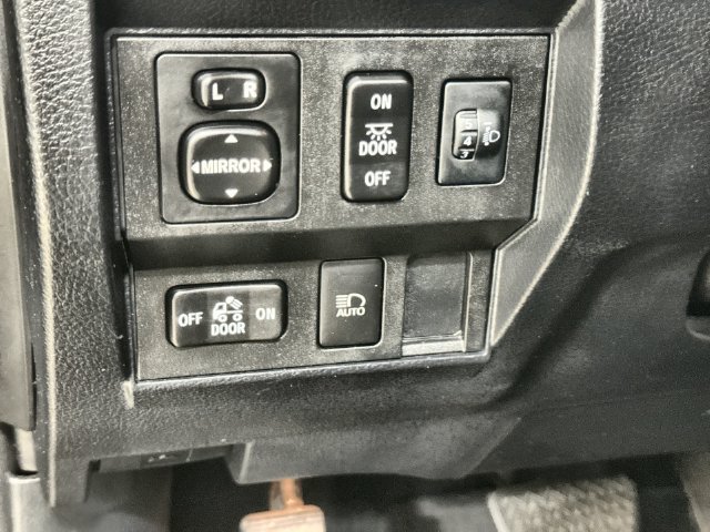 Used 2018 Toyota Tundra SR5 w/ SR5 Upgrade Package RWD image 34