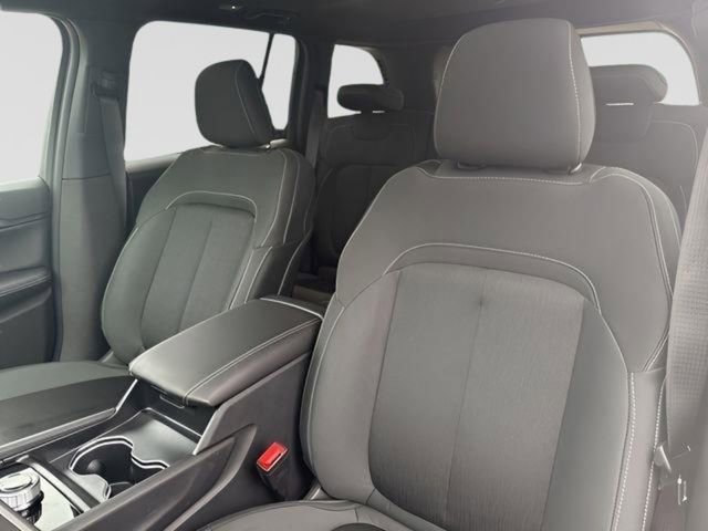 New 2025 Jeep Grand Cherokee Laredo w/ Luxury Tech Group I image 21