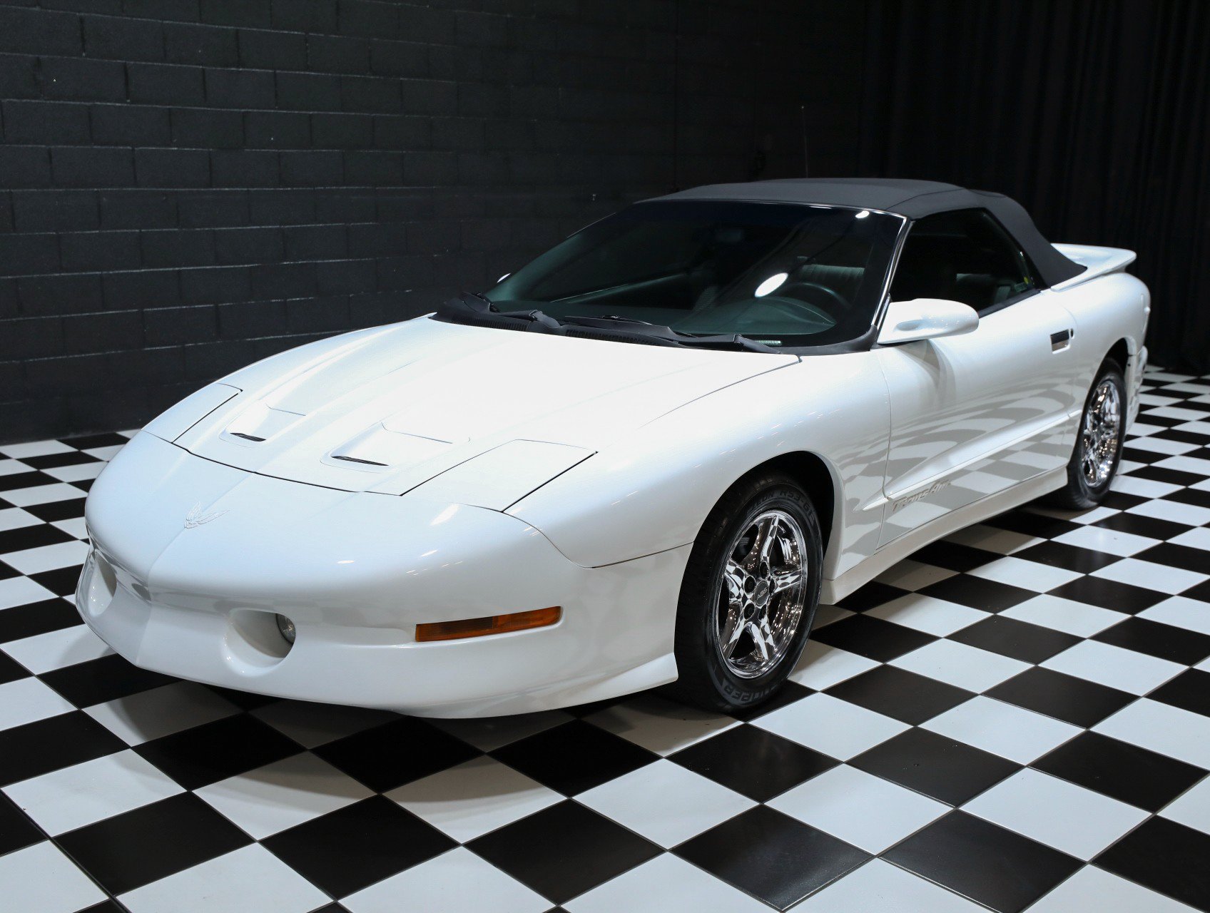 Used 1997 Pontiac Firebird Trans Am RWD image 6