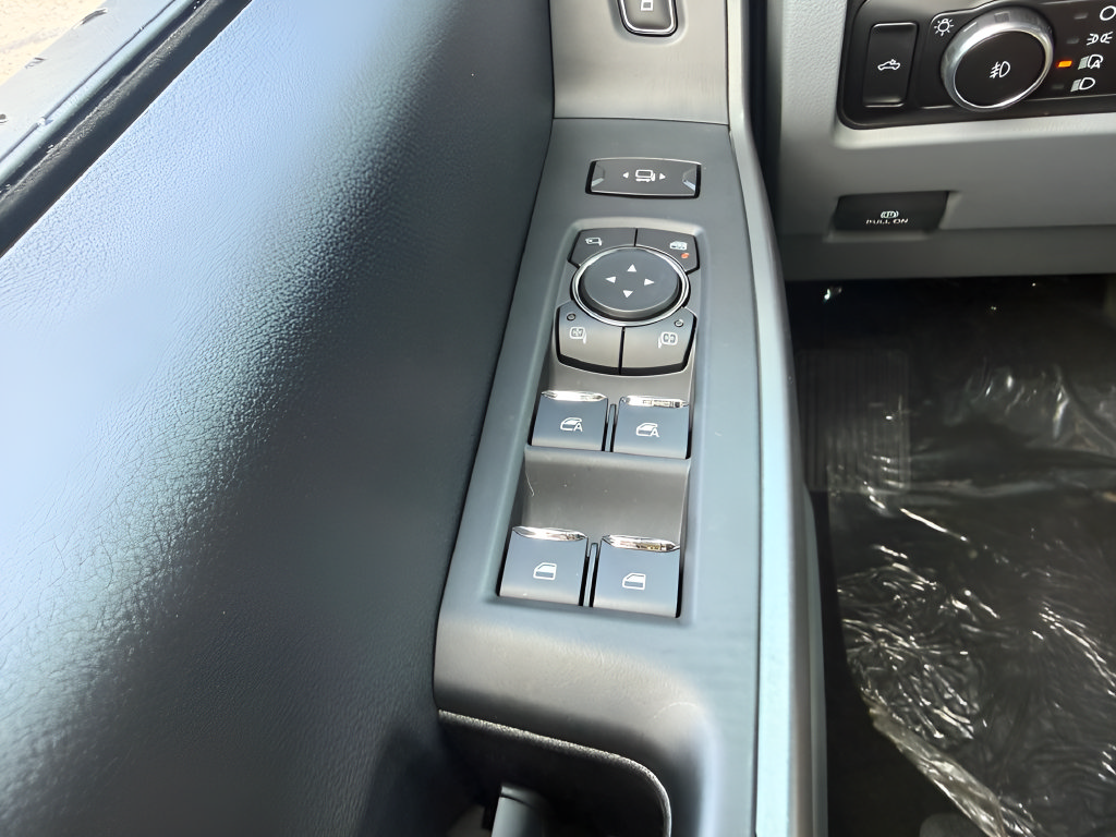 New 2026 Ford F250 XLT w/ FX4 Off-Road Package AWD/4WD image 24