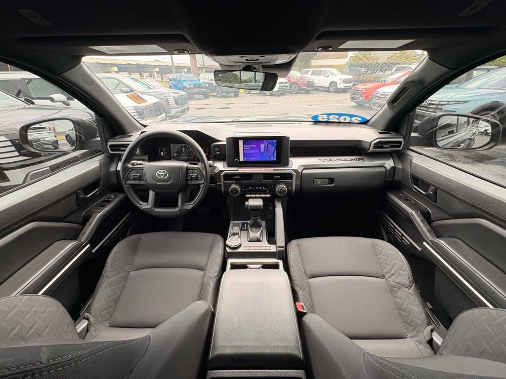 Used 2025 Toyota Tacoma SR5 AWD/4WD image 29