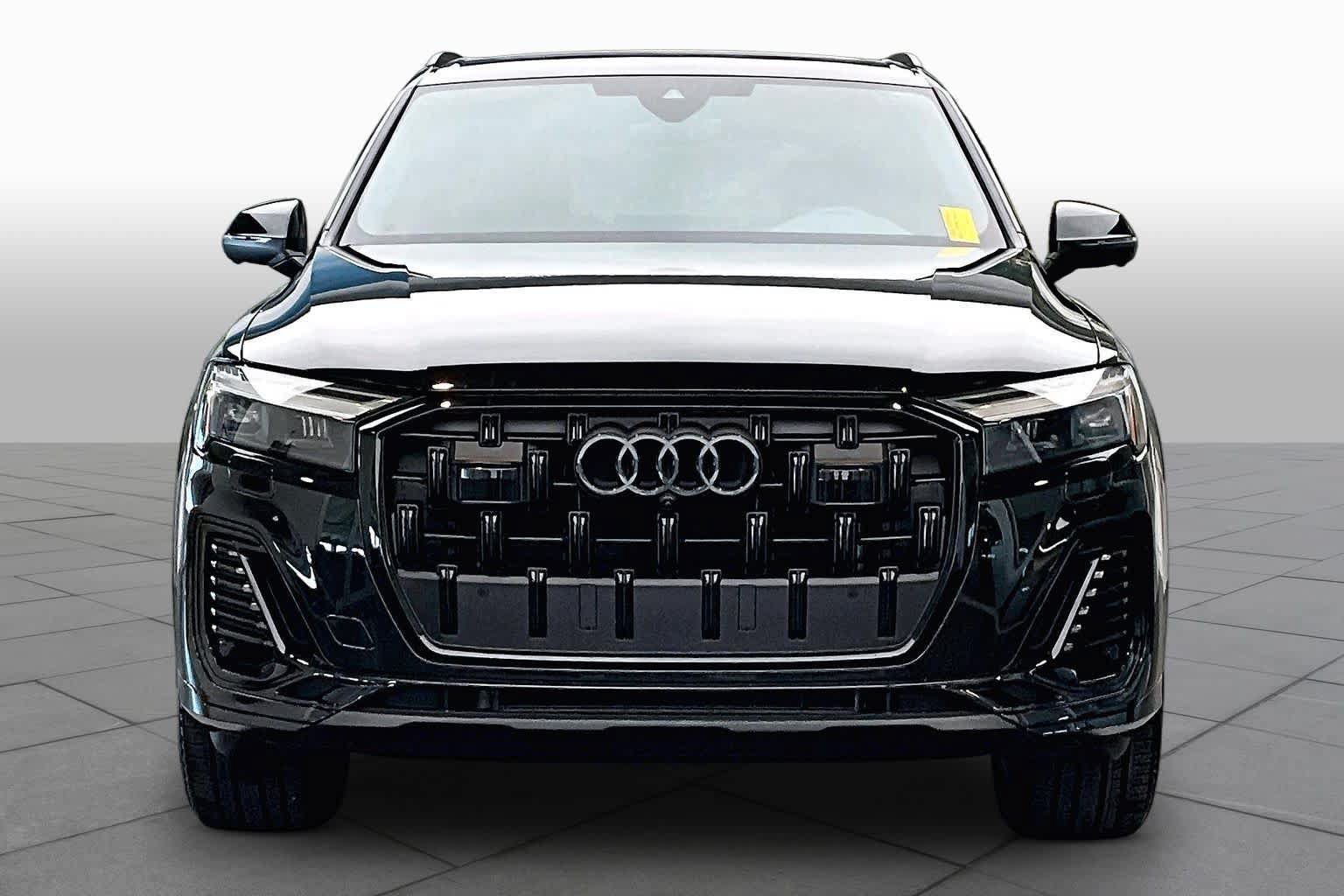 Certified 2025 Audi Q7 2.0T Premium w/ Convenience Plus Package AWD/4WD image 4