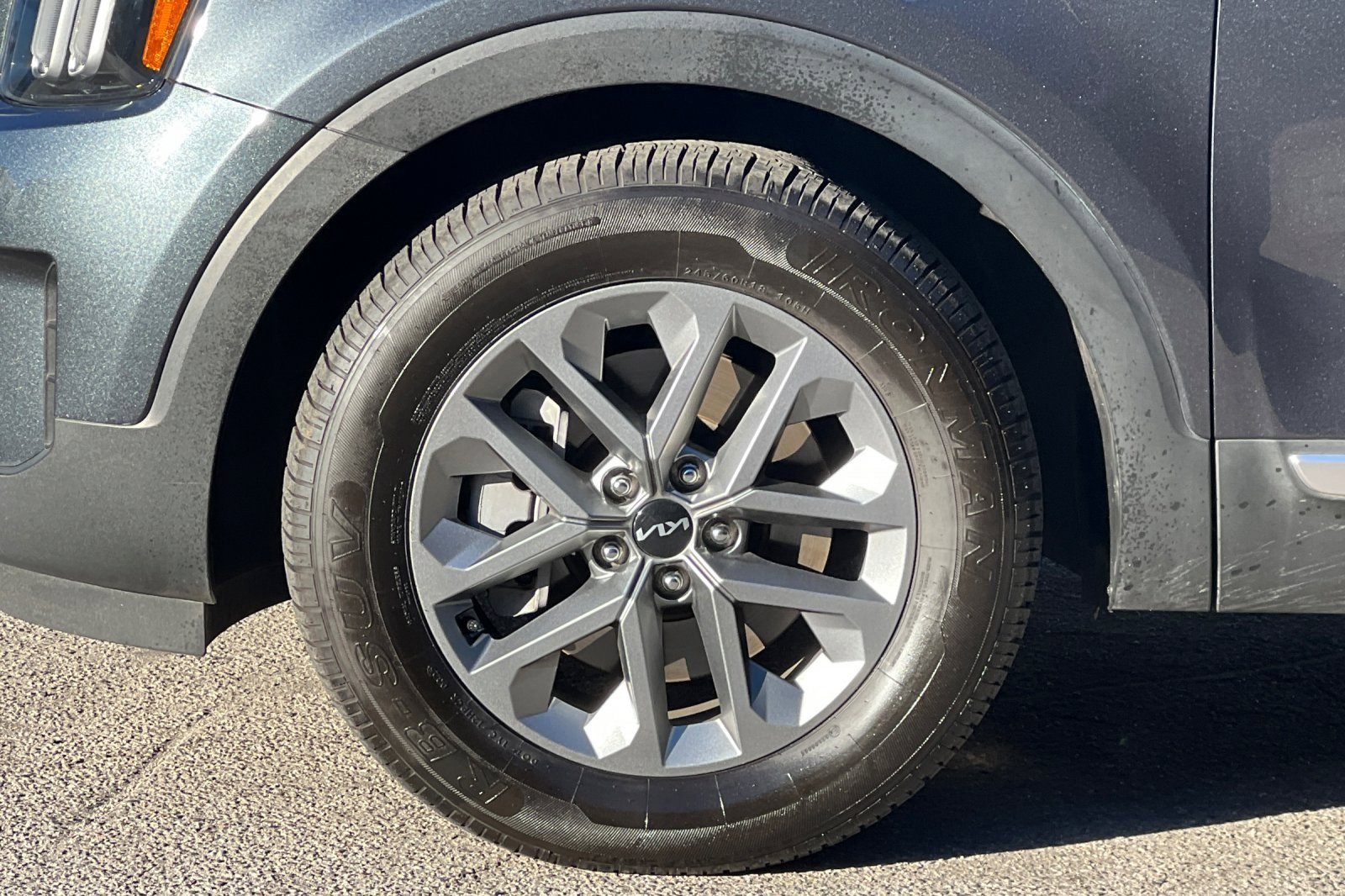 Used 2023 Kia Telluride LX image 27