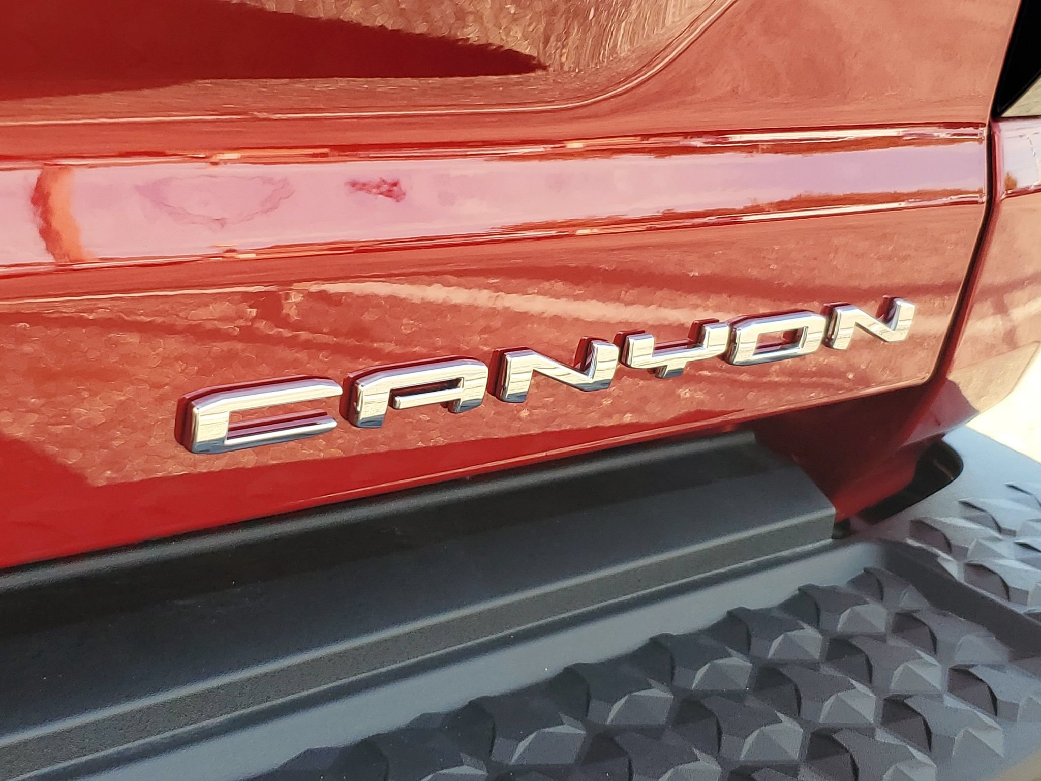 New 2026 GMC Canyon Denali w/ LPO, Black Badging Package AWD/4WD image 8