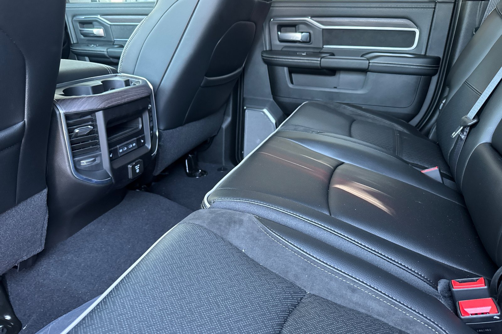 New 2026 RAM 3500 Laramie AWD/4WD image 11