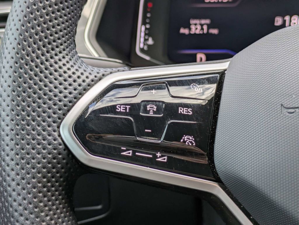 Certified 2023 Volkswagen Tiguan SEL R-Line image 39