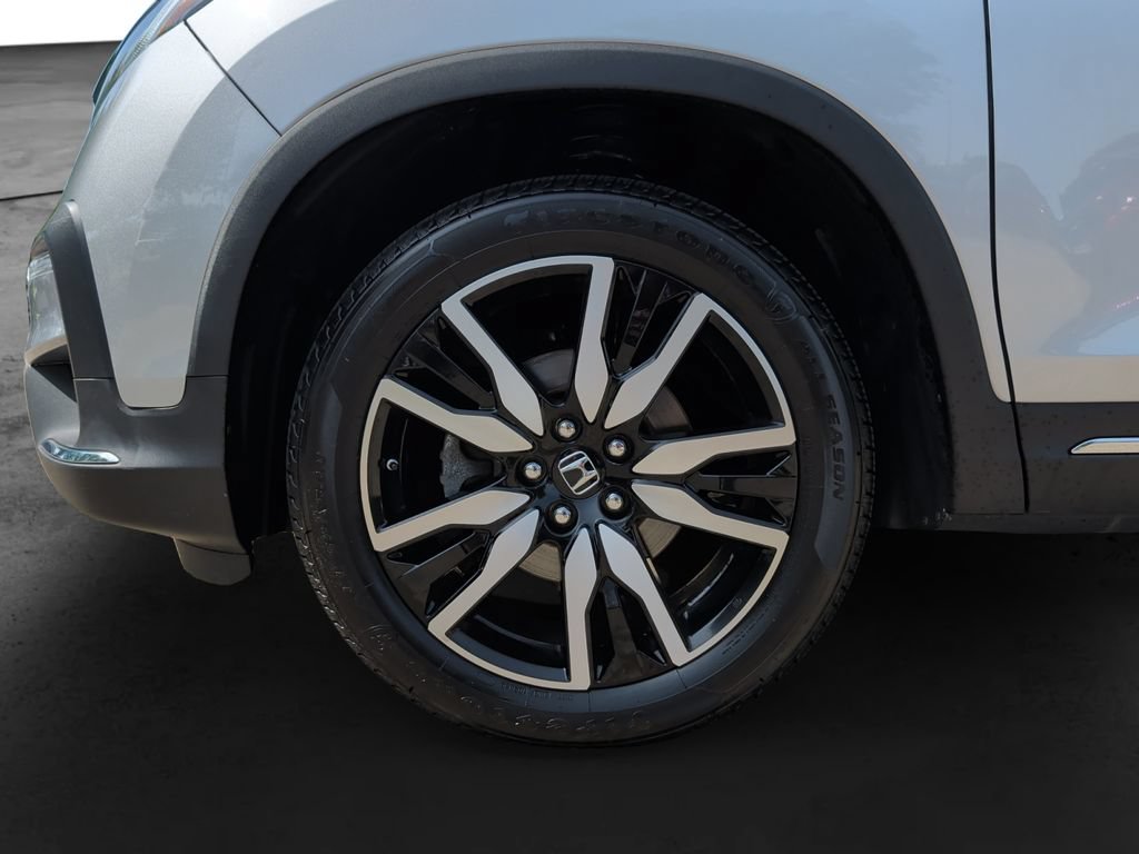 Used 2019 Honda Pilot Touring image 9
