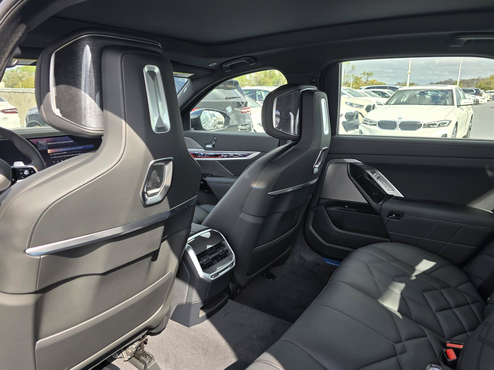 New 2026 BMW 750e xDrive AWD/4WD image 14