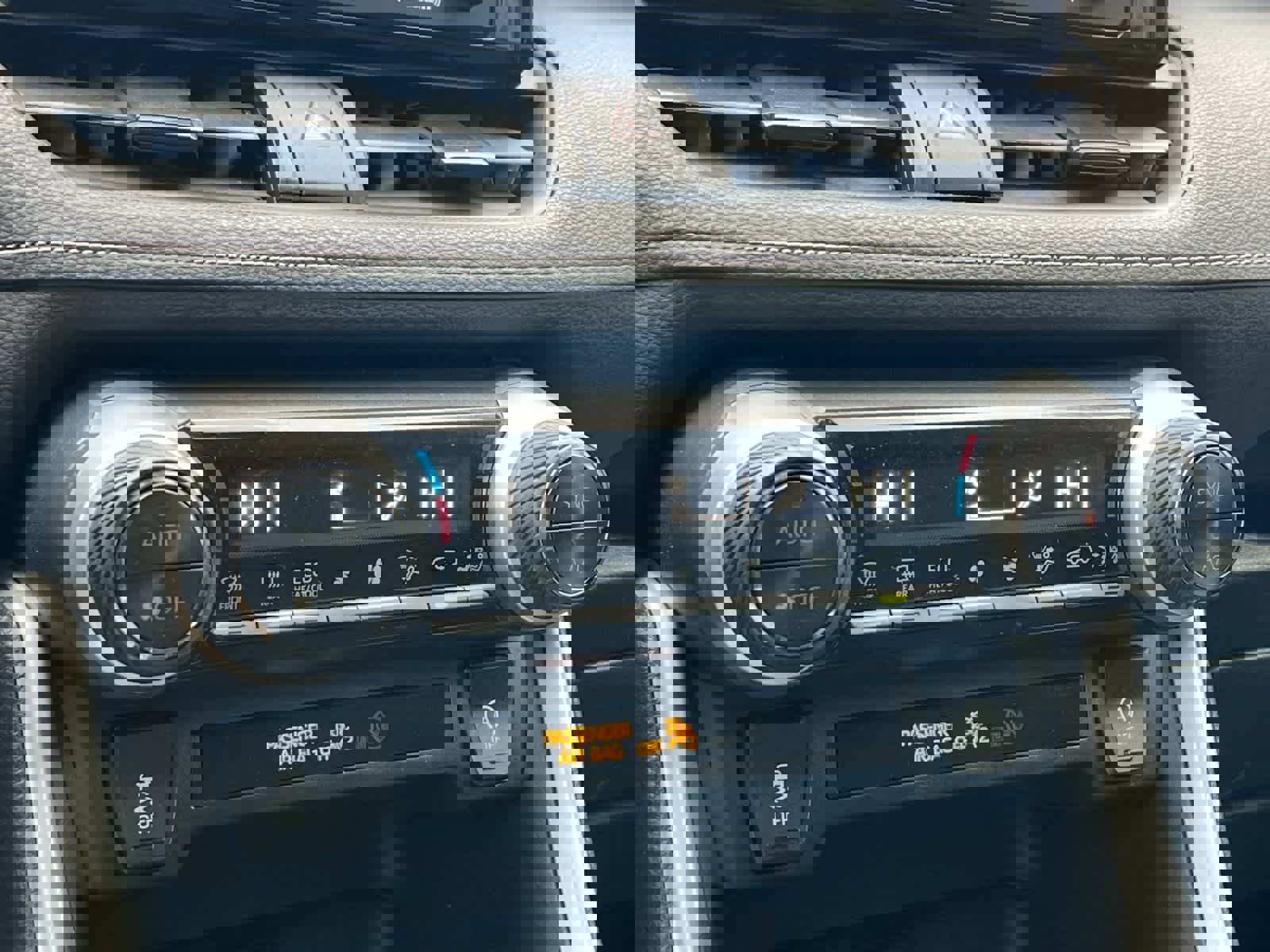 Used 2020 Toyota RAV4 XLE image 21