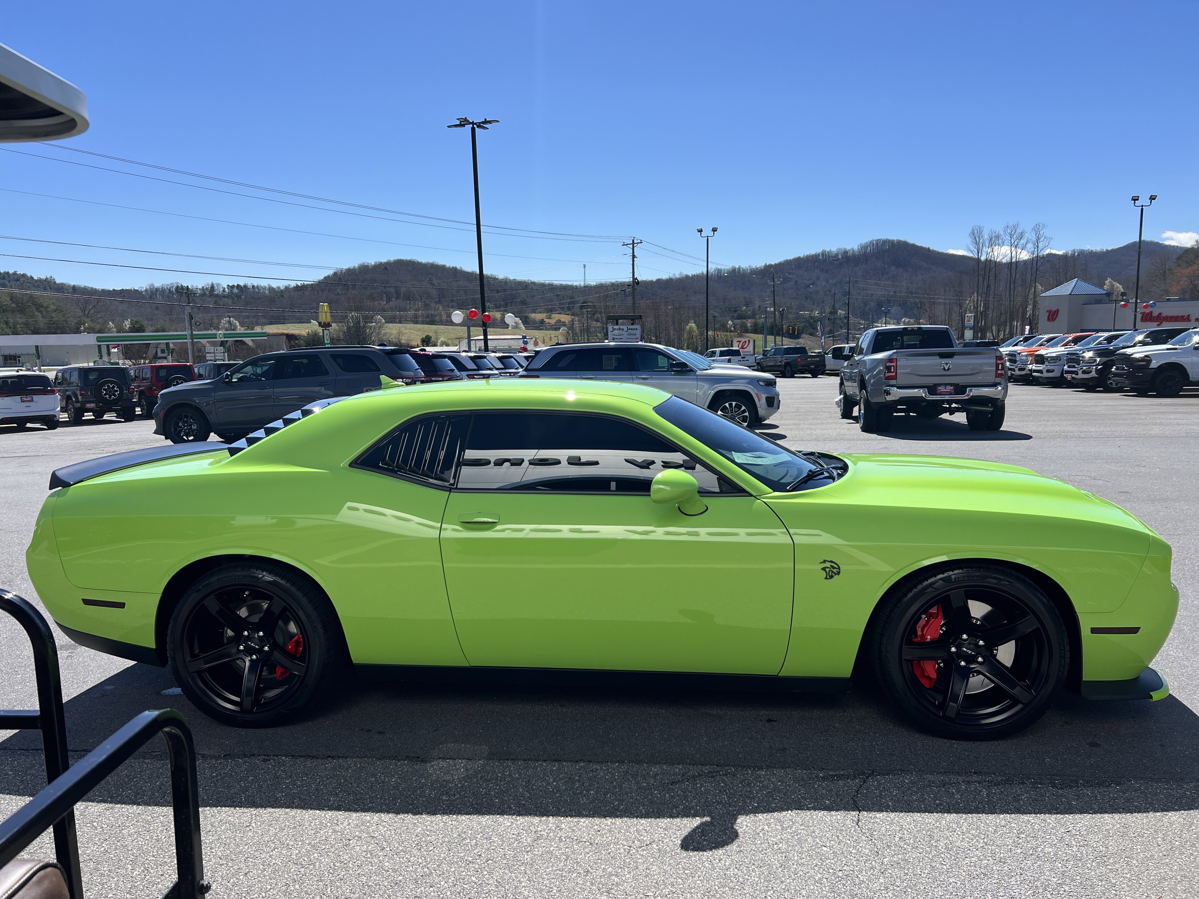 Used 2019 Dodge Challenger SRT Hellcat Redeye image 4