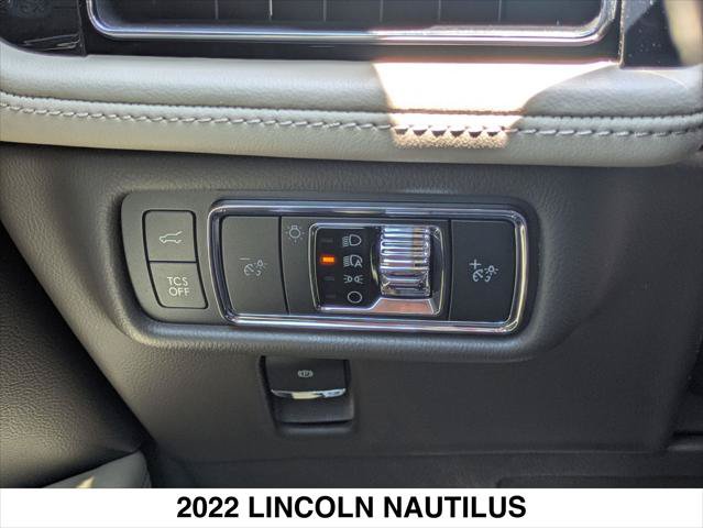 Certified 2022 Lincoln Nautilus FWD w/ Premium Package image 18