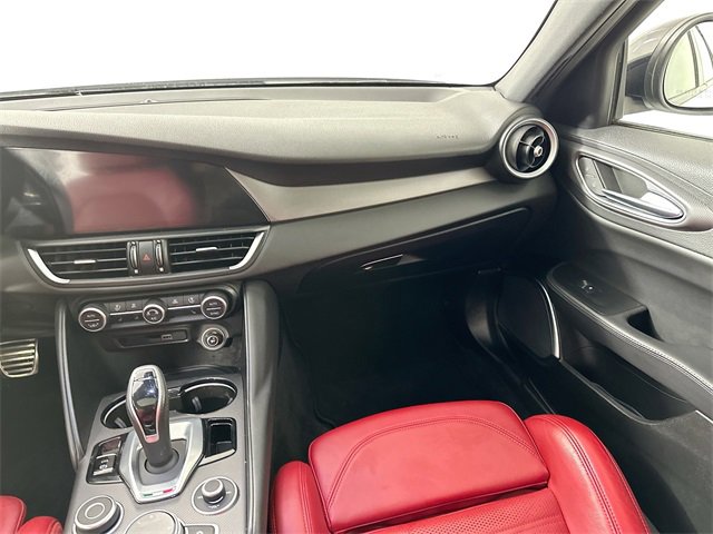 Used 2022 Alfa Romeo Giulia Veloce image 28