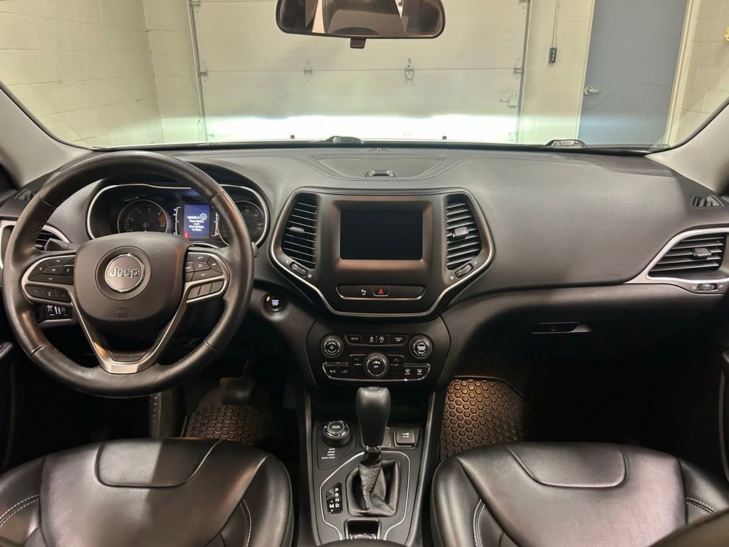 Used 2019 Jeep Cherokee Latitude Plus w/ Cold Weather Group image 18