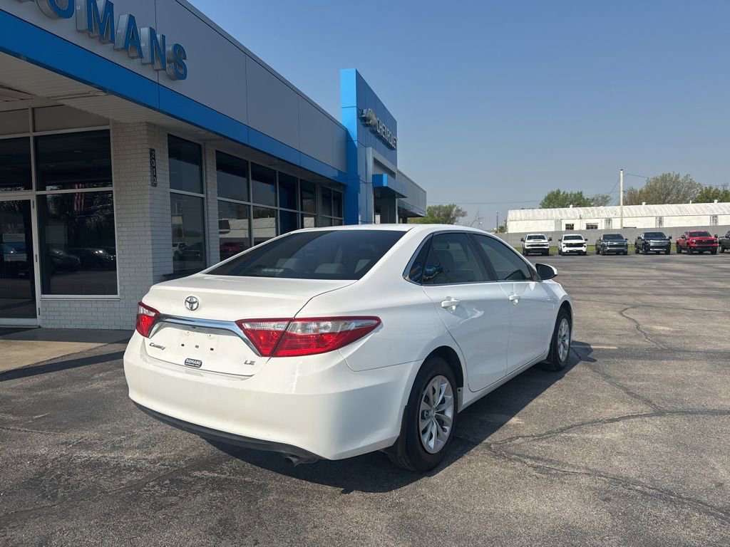Used 2017 Toyota Camry LE image 4