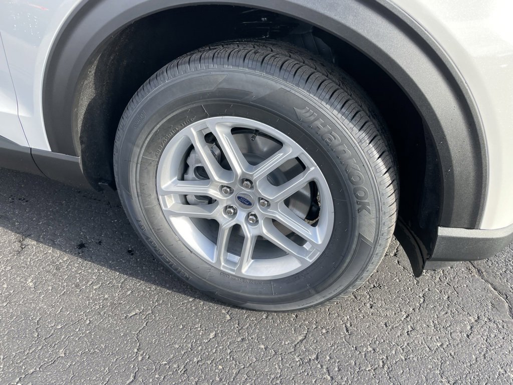 New 2026 Ford Explorer Active image 3