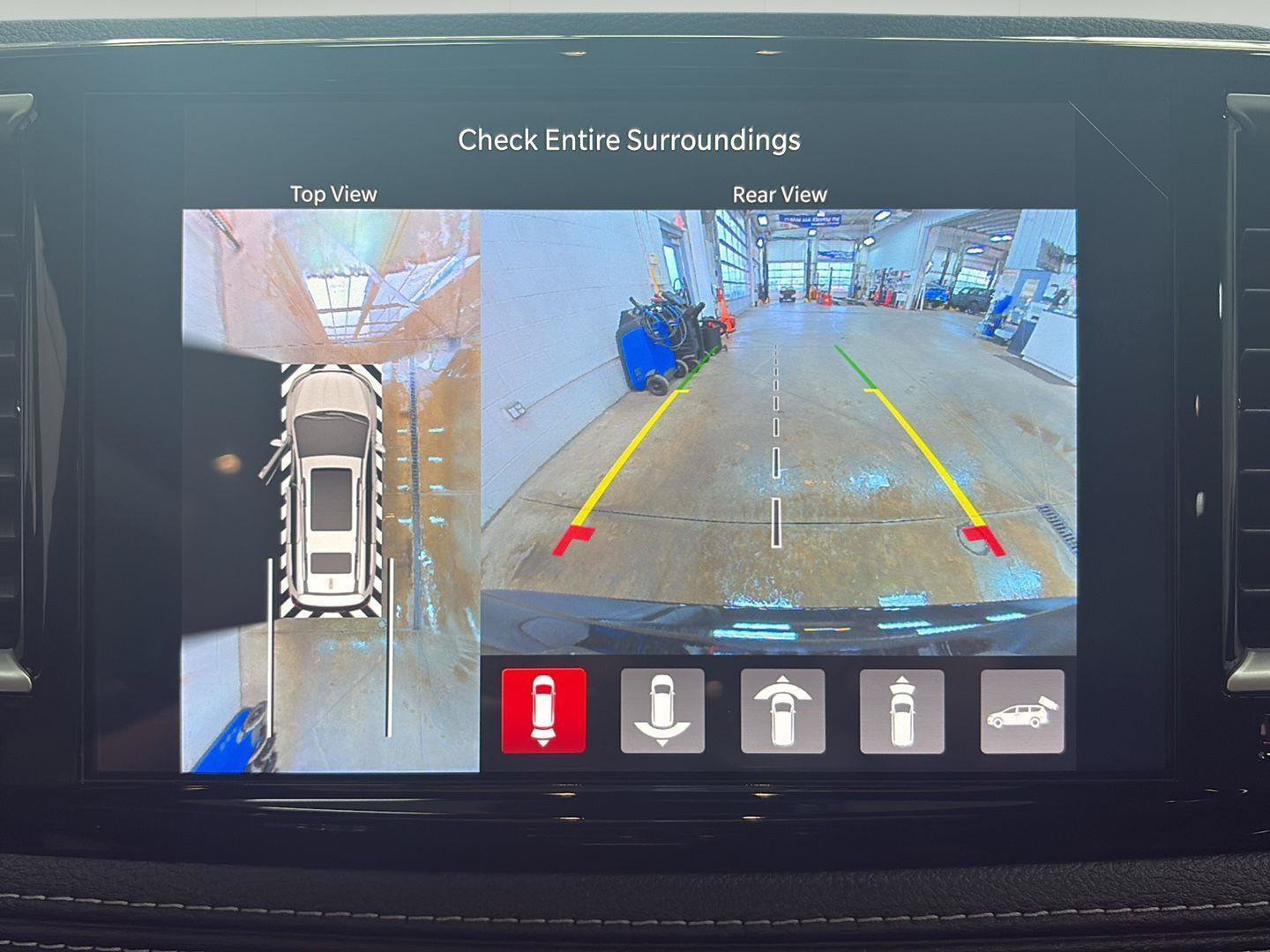 New 2027 Chrysler Pacifica Limited FWD image 14