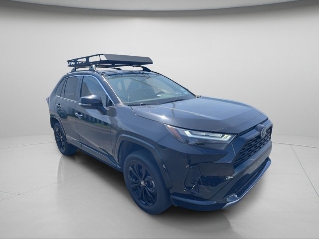 Used 2022 Toyota RAV4 SE image 5