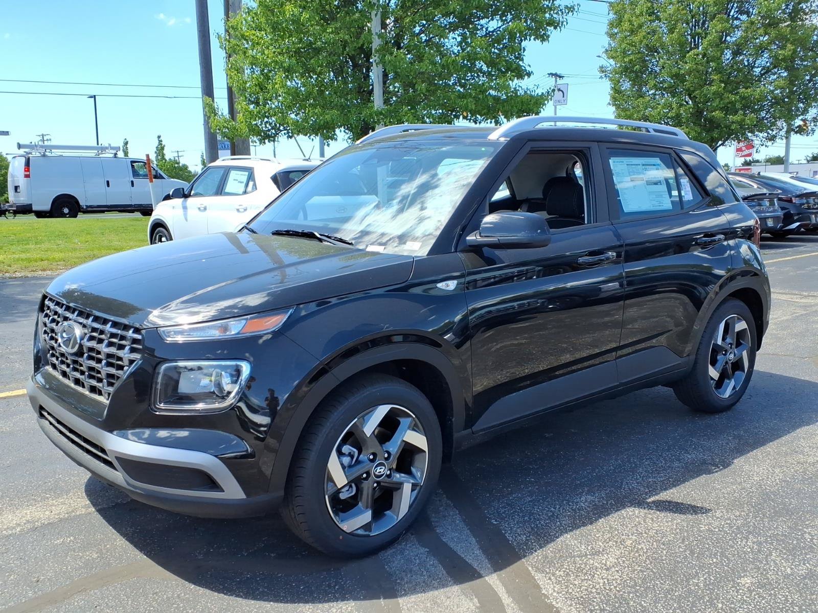 New 2026 Hyundai Venue SEL FWD image 3