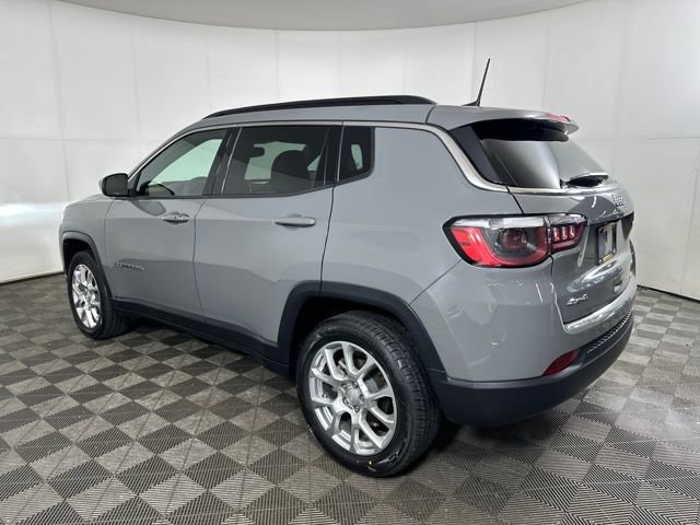 Used 2023 Jeep Compass Latitude image 5