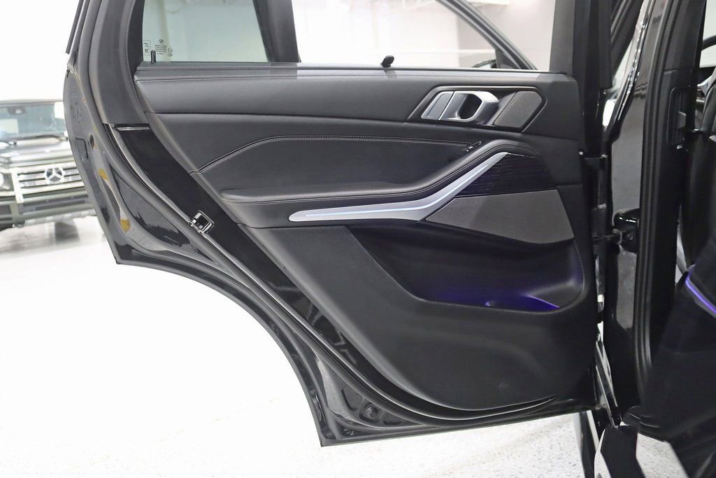 Used 2024 BMW X5 M60i image 41