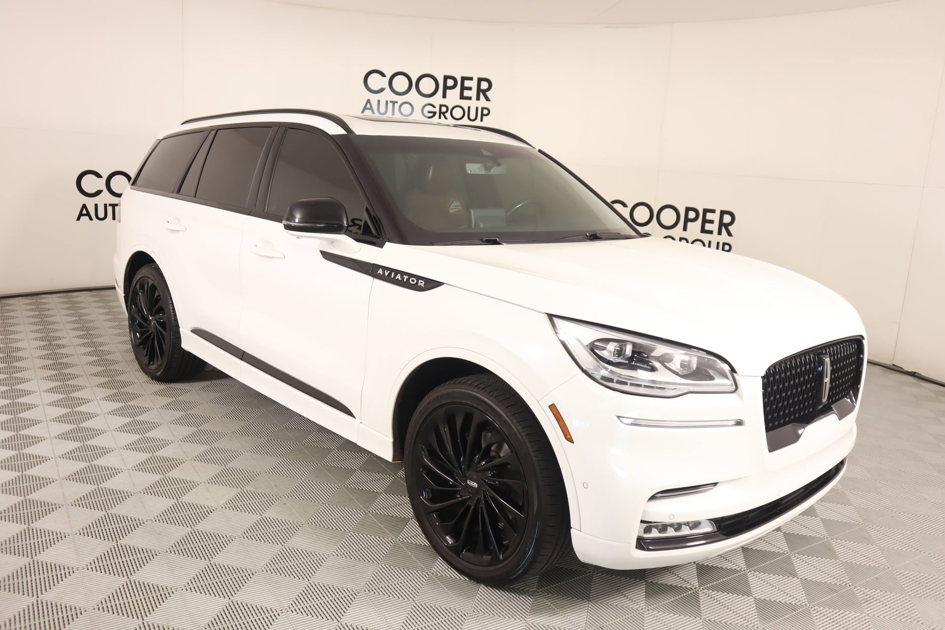 Used 2022 Lincoln Aviator Reserve w/ Equipment Group 201A image 1