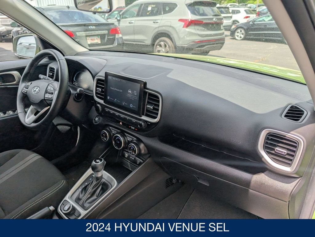 Certified 2024 Hyundai Venue SEL FWD image 33