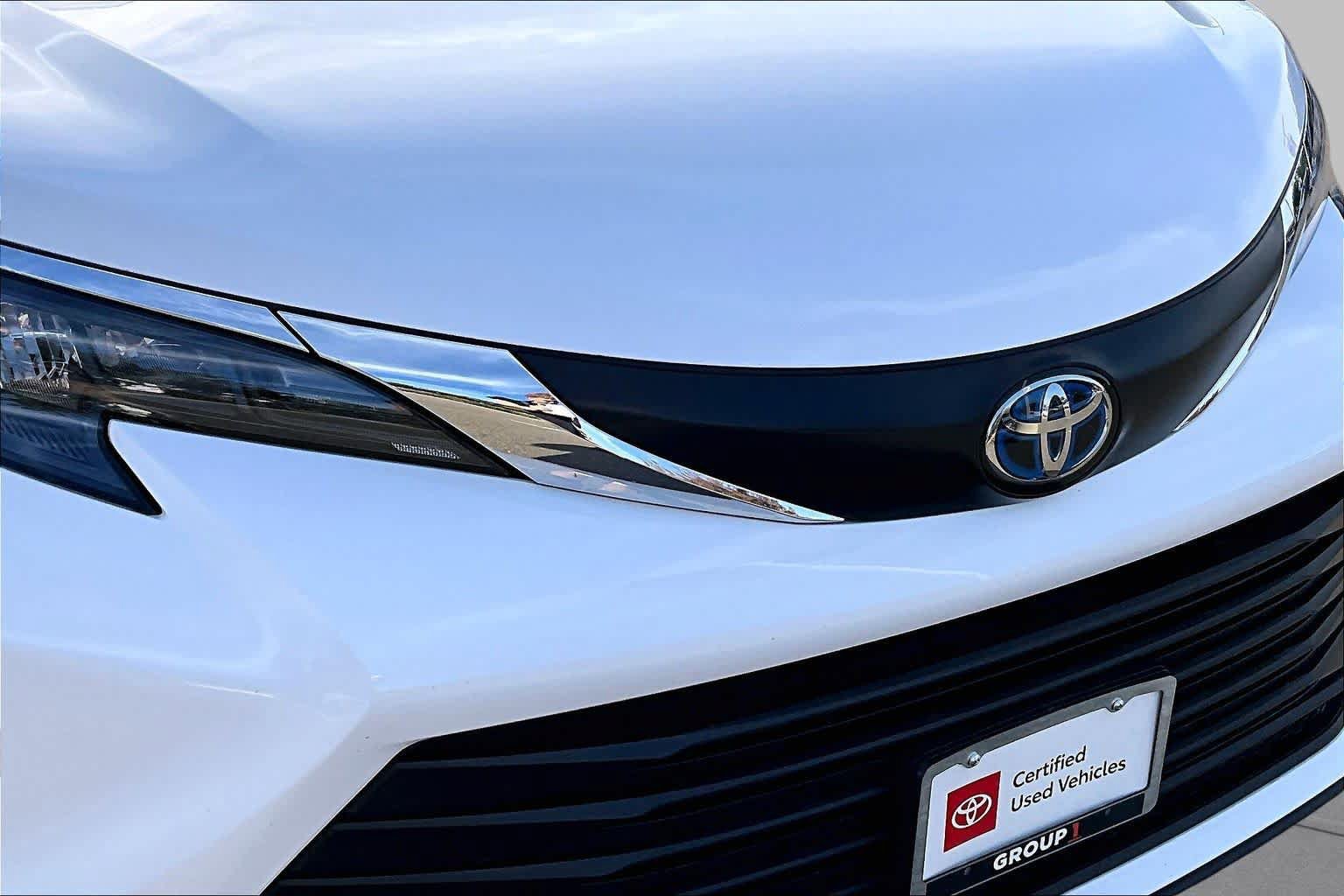 Certified 2025 Toyota Sienna LE FWD image 29