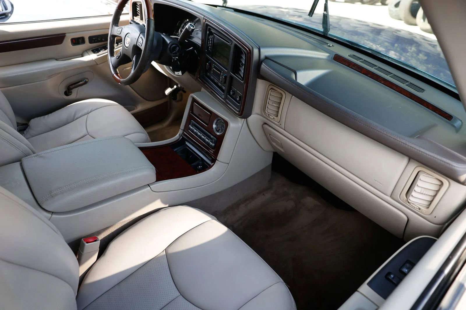 Used 2005 Cadillac Escalade EXT image 18