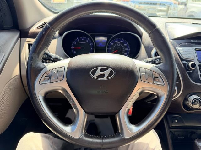 Used 2011 Hyundai Tucson Limited image 22