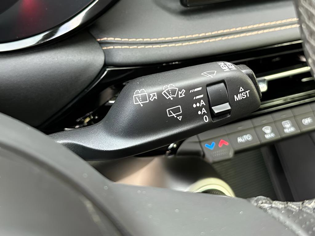 Used 2025 Alfa Romeo Tonale w/ Premium Package image 40