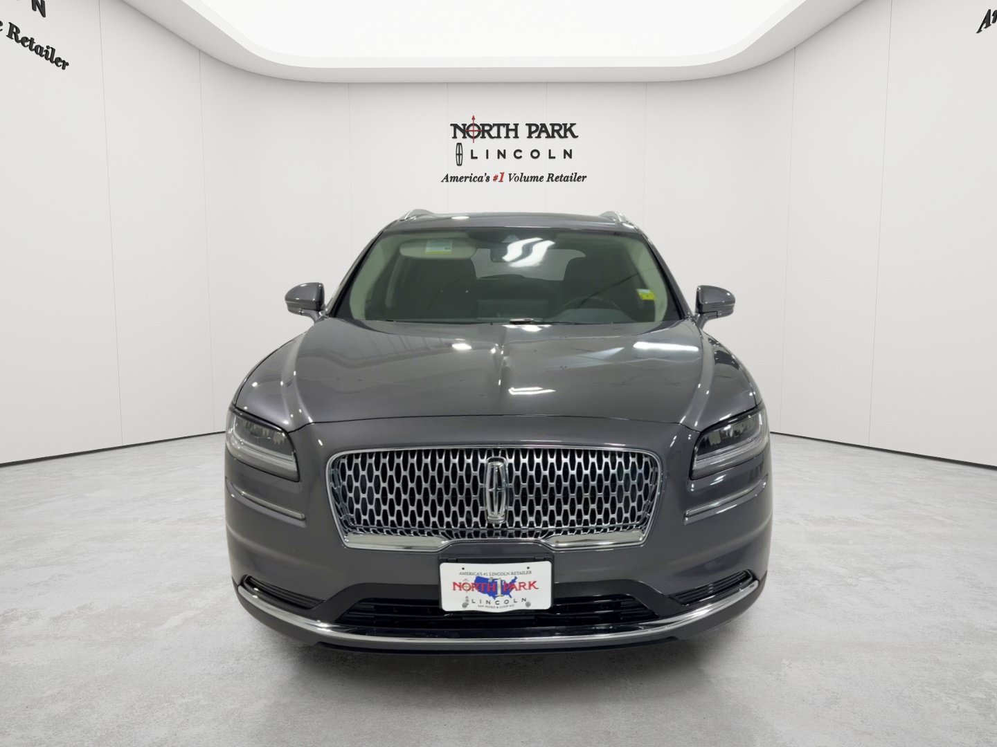 Used 2023 Lincoln Nautilus FWD w/ Premium Package image 8