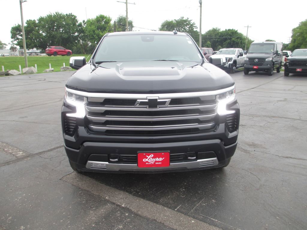 Used 2024 Chevrolet Silverado 1500 High Country w/ High Country Premium Package AWD/4WD image 14