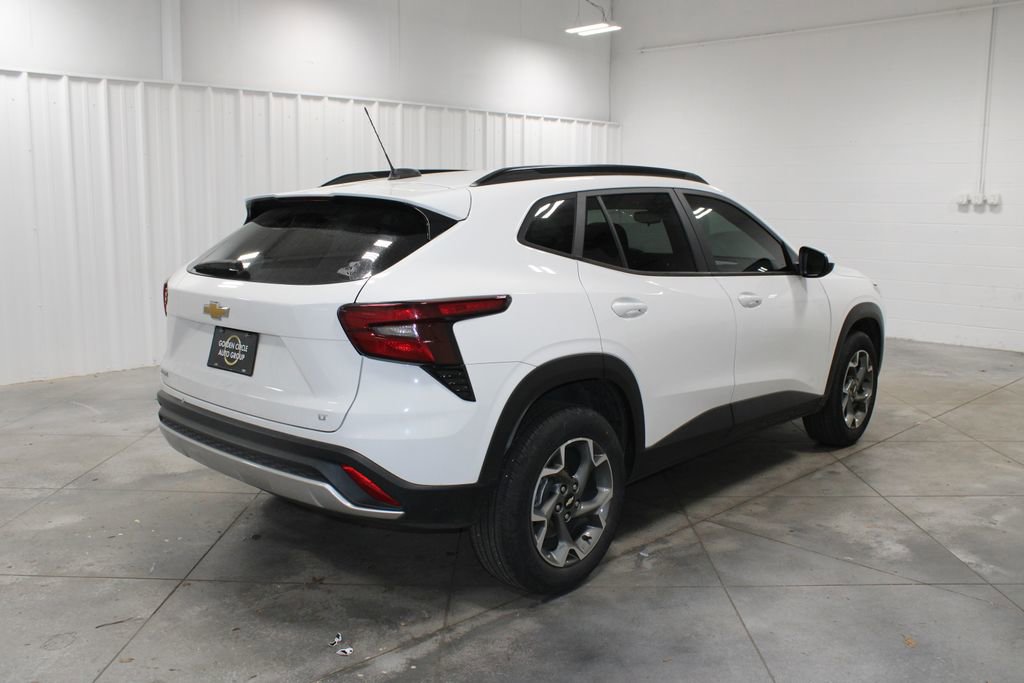 Used 2024 Chevrolet Trax LT image 9
