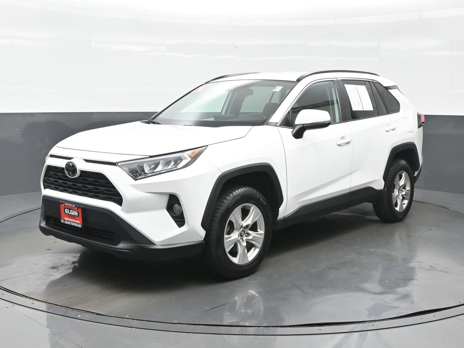 Used 2021 Toyota RAV4 XLE AWD/4WD image 2
