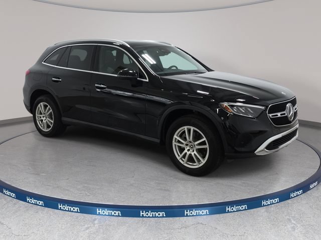 Used 2024 Mercedes-Benz GLC 300 4MATIC image 4