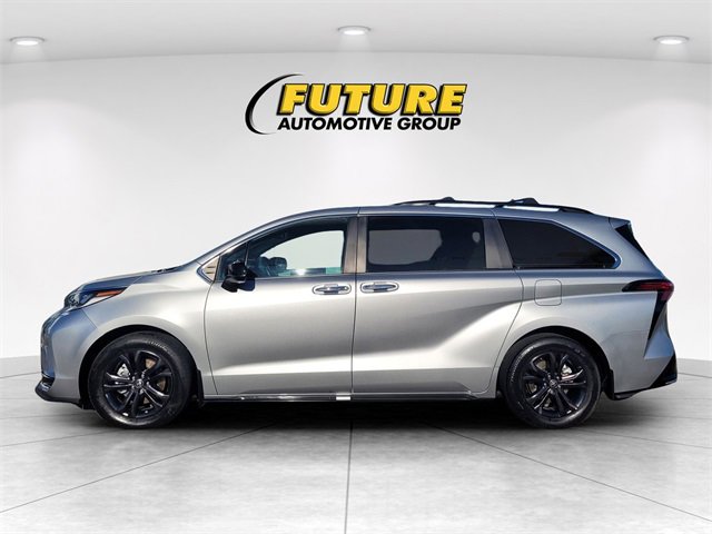 Used 2024 Toyota Sienna XSE image 6