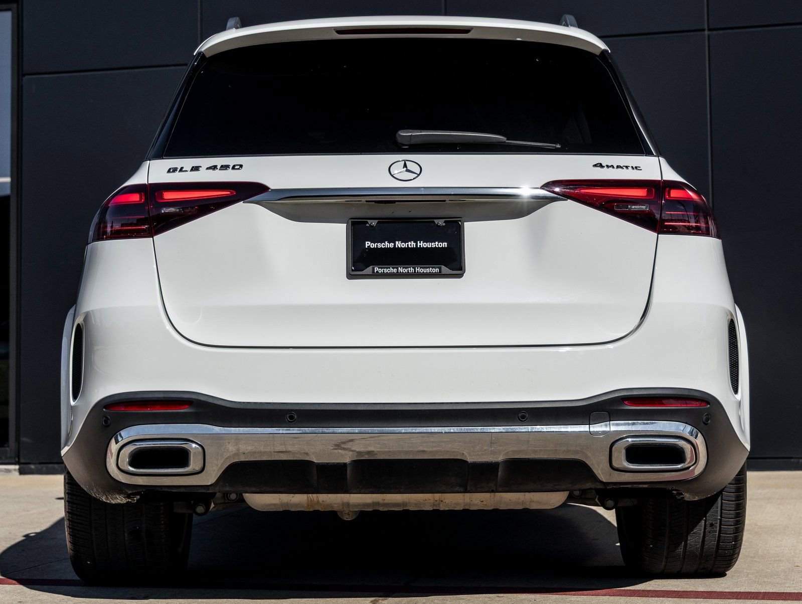 Used 2024 Mercedes-Benz GLE 450 4MATIC w/ AMG Line Exterior image 7