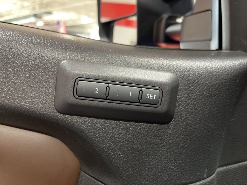 Used 2016 Nissan Titan Platinum Reserve image 19