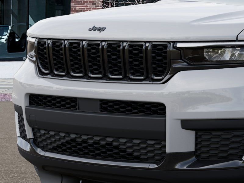 New 2025 Jeep Grand Cherokee L Altitude image 11
