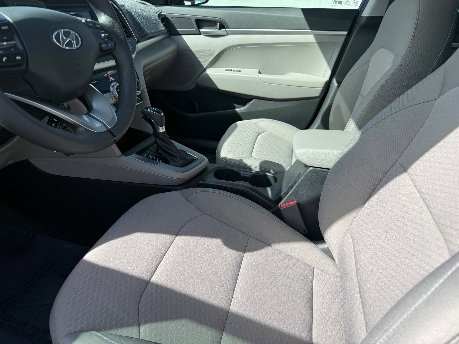 Used 2019 Hyundai Elantra SE image 11