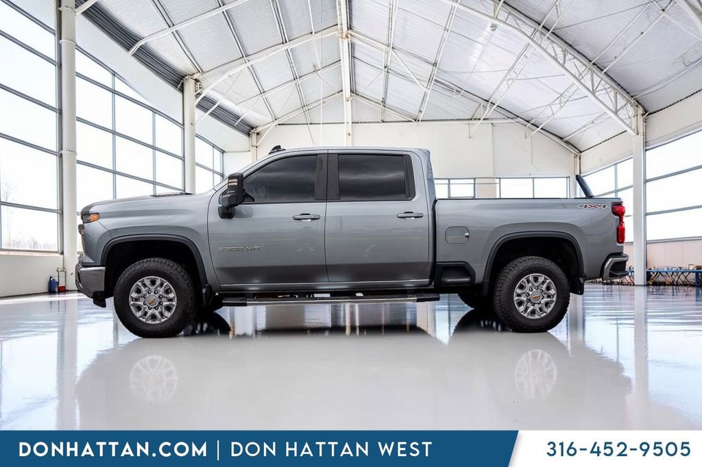 Used 2024 Chevrolet Silverado 3500 LT w/ All Star Edition AWD/4WD image 2