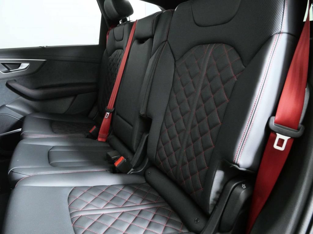 New 2026 Audi SQ7 Prestige AWD/4WD image 17