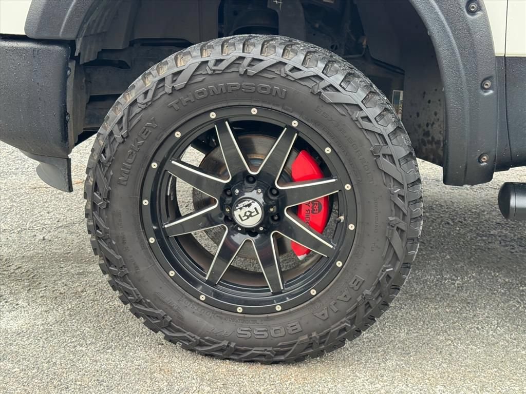 Used 2019 Nissan Titan SV w/ SV Convenience Package AWD/4WD image 9