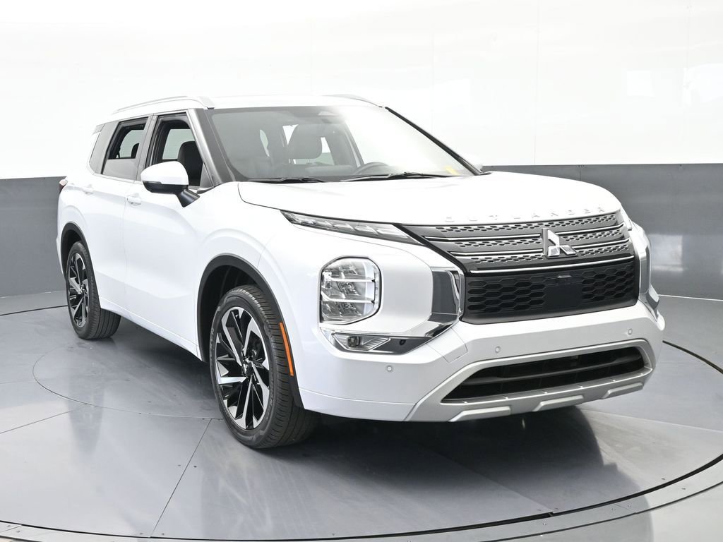 Used 2022 Mitsubishi Outlander SEL image 9